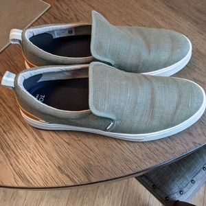 Toms Trvl Lite Slip Ons M 11.0 light green canvas